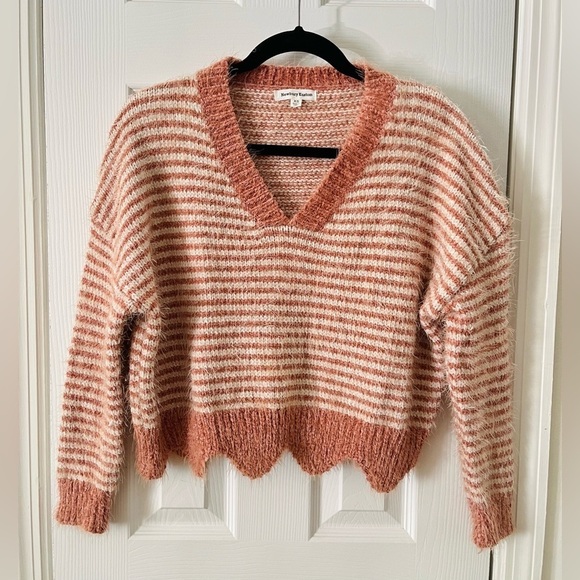 Newbury Kustom Peach and White Striped Cropped Sweater Size XS - Picture 1 of 5